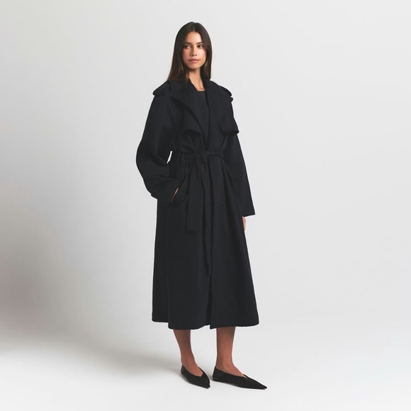 SKIMS Jackets & Blazers - NWT SKIMS boyfriend fleece oversized trench coat size small in Onyx